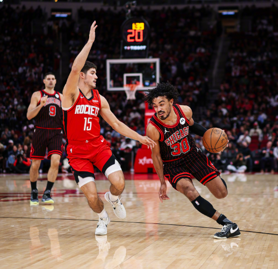 世俱杯2025-申京准三双小贾触底反弹，杜兰特28+10+4，火箭险胜公牛终结3连败