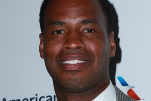 美记:NBA退役老将&联盟大使杰森-科林斯正在接受脑肿瘤治疗