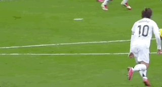 1740326709285023519.gif 世俱杯2025-【西甲】魔笛世界波小熊破门!皇马2比0赫罗纳