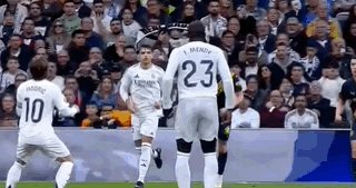 1740330196086049218.gif 世俱杯2025-【西甲】魔笛世界波小熊破门!皇马2比0赫罗纳