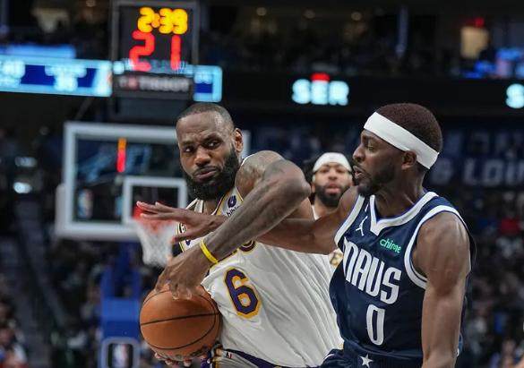 世俱杯官网-湖人队迎来冲刺赛程 詹姆斯脚踝伤病依然令人担忧